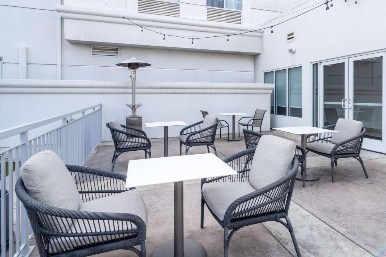 Hilton Garden Inn Bakersfield Exterior foto